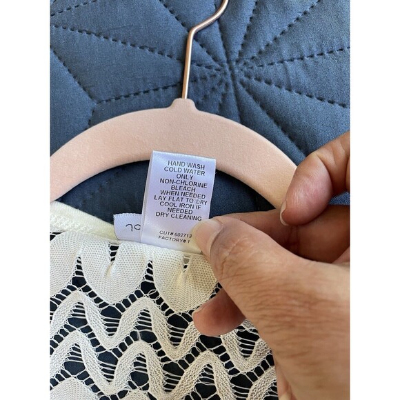 Jordan Taylor women’s Ivory Lace swimsuit V-neck Tunic Cover Up Size large Sheer - Picture 8 of 9